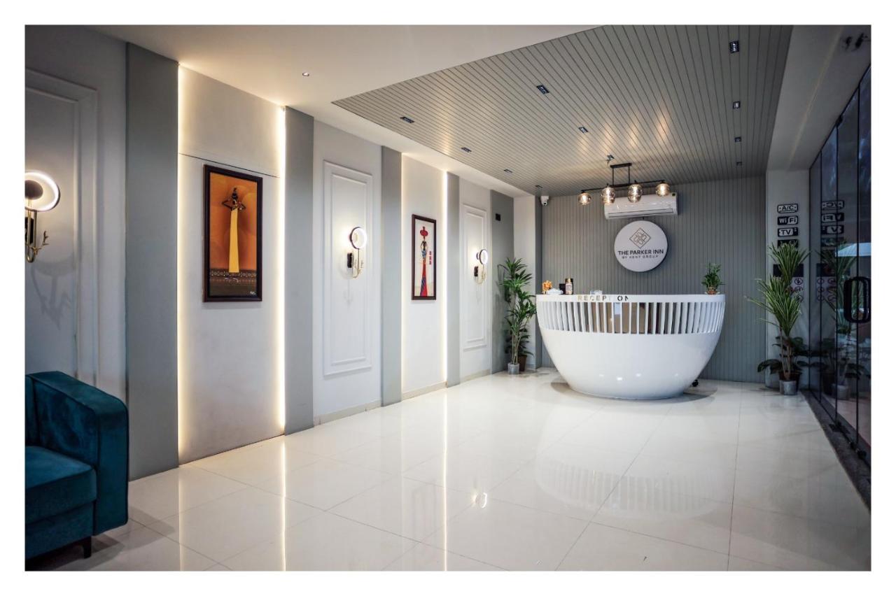 Hotel The Parker Inn By Kbnt Group Surat Exterior foto