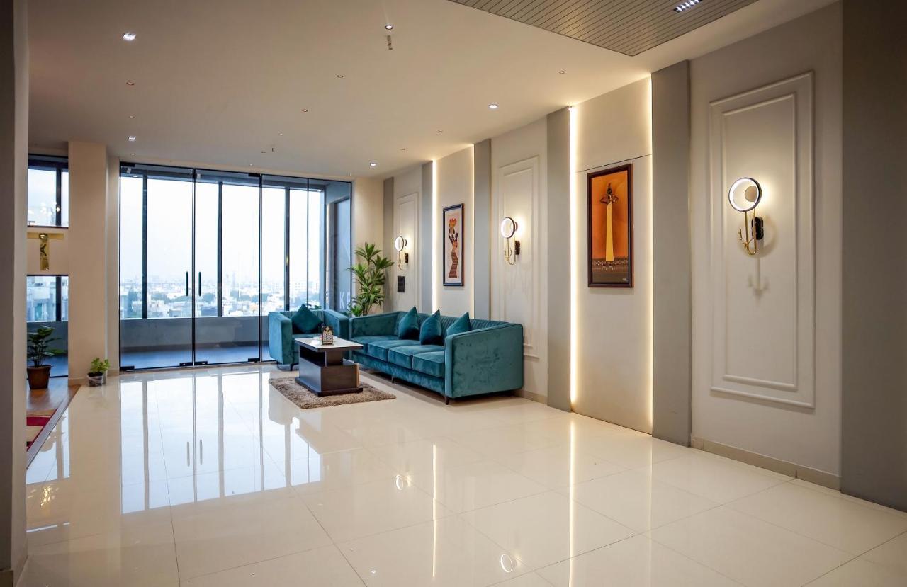 Hotel The Parker Inn By Kbnt Group Surat Exterior foto